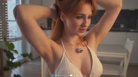 Snapshot of lynnalltop chatting on October 28, 2025, 4:27 am Natasha online show from October 28, 2025, 4:27 am