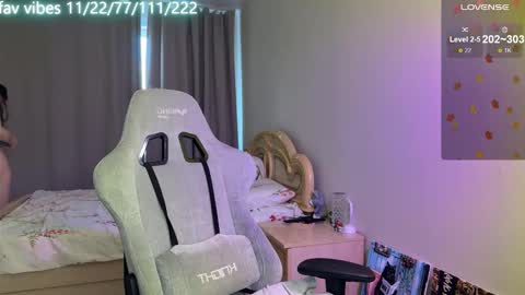 lynne_dawson online show from October 2, 2025, 10:00 am