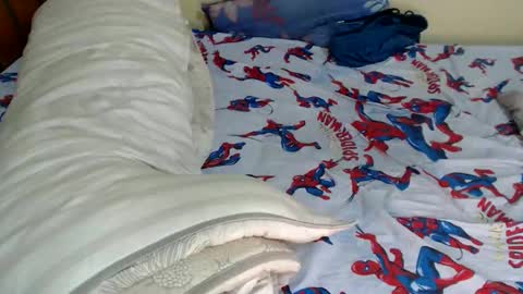 lyenne online show from November 17, 2025, 10:21 am