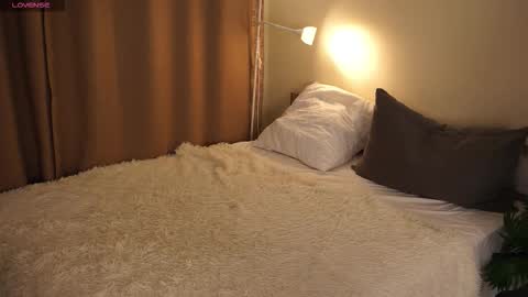 Snapshot of lynngroves chatting on February 25, 2026, 5:00 pm Lola online show from February 25, 2026, 5:00 pm