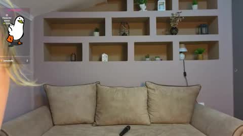 Snapshot of lynntiny chatting on September 18, 2025, 5:37 pm Lynn online show from September 18, 2025, 5:37 pm