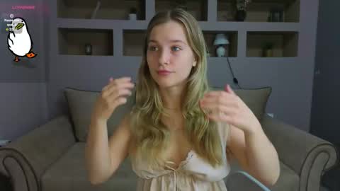 Snapshot of lynntiny chatting on November 16, 2025, 3:17 pm Lynn online show from November 16, 2025, 3:17 pm