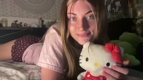 Snapshot of lynnxadams chatting on July 28, 2026, 11:48 pm lynnxadams online show from July 28, 2026, 11:48 pm