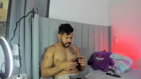 Snapshot of lyon_dark chatting on December 14, 2025, 2:50 am Lyon Dark online show from December 14, 2025, 2:50 am