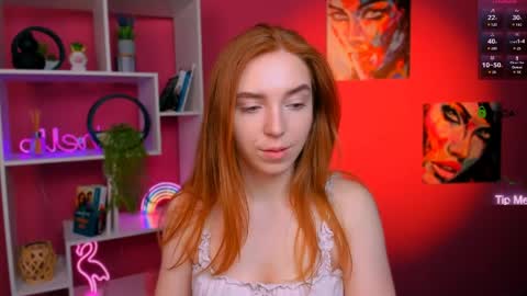 Snapshot of lyra_donna chatting on June 2, 2026, 7:43 am lyra donna online show from June 2, 2026, 7:43 am