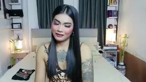 lytatto_lashes online show from July 9, 2026, 3:16 pm