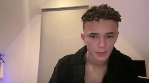 Snapshot of lz_britboy chatting on February 12, 2025, 10:26 pm NEW Leo lz britboy online show from February 12, 2025, 10:26 pm