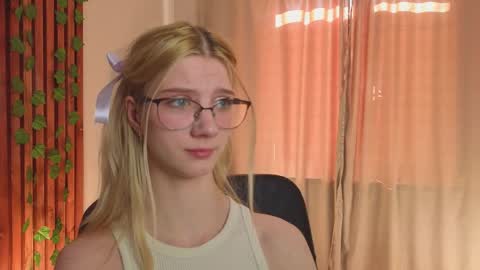 catch me on tue 10am-5pm wed 3am-10am fri 3am-5pm sat 10am-5pm sun 10am-5pm online show from March 31, 2026, 5:30 am