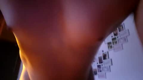 Snapshot of m1guele chatting on January 21, 2025, 11:24 pm Fucklover online show from January 21, 2025, 11:24 pm