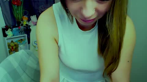 Snapshot of m_vikki chatting on April 21, 2026, 1:39 pm Vikki online show from April 21, 2026, 1:39 pm