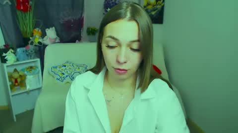 Snapshot of m_vikki chatting on April 27, 2026, 10:57 am Vikki online show from April 27, 2026, 10:57 am