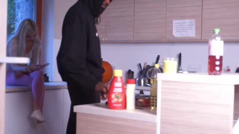 Snapshot of mac_troy chatting on October 7, 2025, 3:31 pm Mac Troy online show from October 7, 2025, 3:31 pm