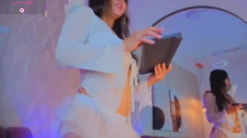 Snapshot of maca_bloom chatting on October 31, 2025, 11:33 am Maca online show from October 31, 2025, 11:33 am