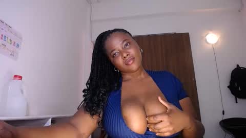 Snapshot of macarenaboobs chatting on April 4, 2026, 5:21 pm macarenaboobs online show from April 4, 2026, 5:21 pm