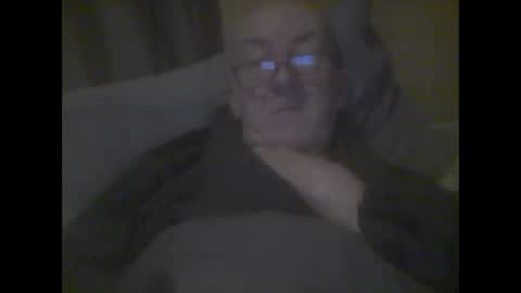 macbewdekan25 online show from February 10, 2025, 6:13 pm