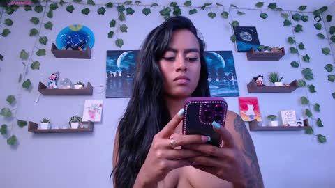 Snapshot of macey_hairy chatting on January 10, 2025, 10:57 pm Macey Elliot Modelo Independiente online show from January 10, 2025, 10:57 pm