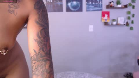 Snapshot of macey_hairy chatting on January 16, 2025, 11:58 am Macey Elliot Modelo Independiente online show from January 16, 2025, 11:58 am