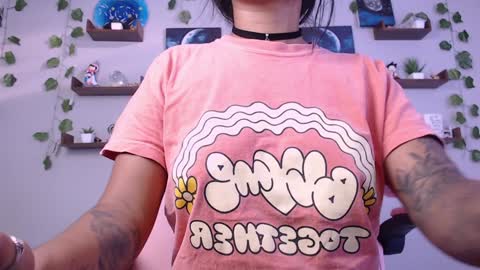 Snapshot of macey_hairy chatting on January 28, 2025, 12:32 pm Macey Elliot Modelo Independiente online show from January 28, 2025, 12:32 pm