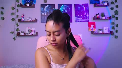 Snapshot of macey_hairy chatting on February 5, 2025, 2:16 pm Macey Elliot Modelo Independiente online show from February 5, 2025, 2:16 pm