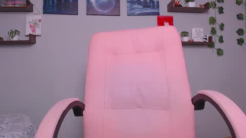 Snapshot of macey_hairy chatting on February 12, 2025, 12:01 pm Macey Elliot Modelo Independiente online show from February 12, 2025, 12:01 pm