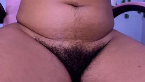 Snapshot of macey_hairy chatting on September 11, 2025, 7:25 pm Macey Elliot Modelo Independiente online show from September 11, 2025, 7:25 pm