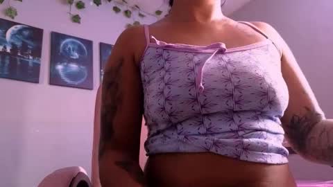 Snapshot of macey_hairy chatting on October 16, 2025, 2:29 pm Macey Elliot Modelo Independiente online show from October 16, 2025, 2:29 pm