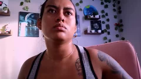 Snapshot of macey_hairy chatting on October 23, 2025, 11:53 am Macey Elliot Modelo Independiente online show from October 23, 2025, 11:53 am