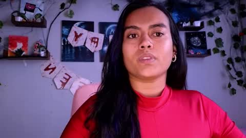 Snapshot of macey_hairy chatting on October 27, 2025, 5:28 pm Macey Elliot Modelo Independiente online show from October 27, 2025, 5:28 pm