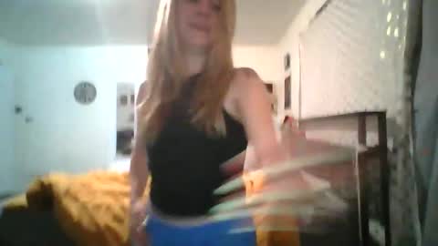 maceyloves online show from May 19, 2026, 3:57 am