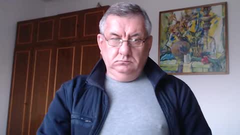 Snapshot of machomale3 chatting on February 12, 2025, 3:16 pm Macho online show from February 12, 2025, 3:16 pm