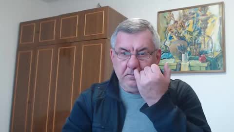 Snapshot of machomale3 chatting on February 14, 2025, 1:29 pm Macho online show from February 14, 2025, 1:29 pm