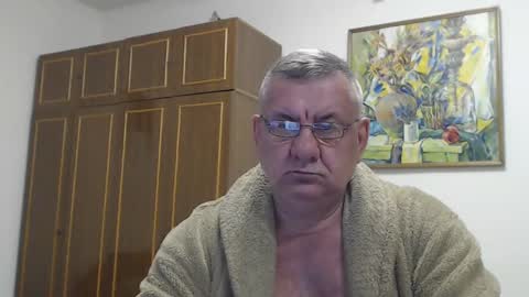 Snapshot of machomale3 chatting on February 18, 2025, 9:42 pm Macho online show from February 18, 2025, 9:42 pm