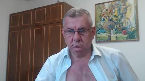 Snapshot of machomale3 chatting on September 15, 2025, 4:07 pm Macho online show from September 15, 2025, 4:07 pm