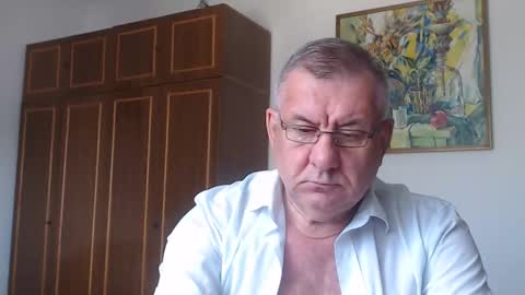 Snapshot of machomale3 chatting on September 17, 2025, 1:46 pm Macho online show from September 17, 2025, 1:46 pm