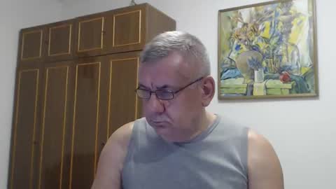 Snapshot of machomale3 chatting on September 25, 2025, 4:43 pm Macho online show from September 25, 2025, 4:43 pm