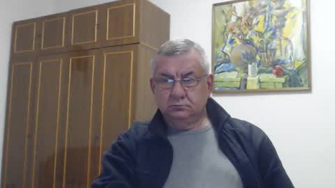 Snapshot of machomale3 chatting on October 28, 2025, 7:05 pm Macho online show from October 28, 2025, 7:05 pm