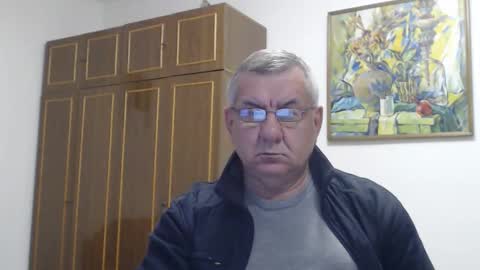 Snapshot of machomale3 chatting on November 5, 2025, 3:34 pm Macho online show from November 5, 2025, 3:34 pm