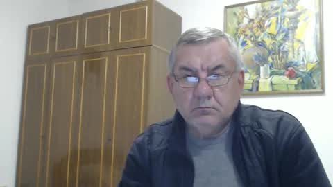 Snapshot of machomale3 chatting on November 24, 2025, 2:44 am Macho online show from November 24, 2025, 2:44 am