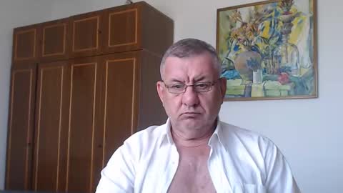 Macho online show from May 15, 2026, 12:56 pm