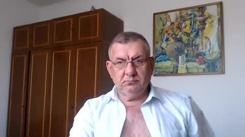 Macho online show from June 19, 2026, 3:16 pm