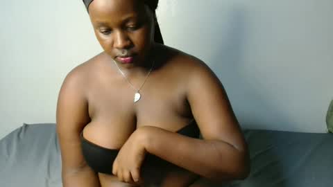 Snapshot of macie_smith chatting on March 31, 2026, 10:54 pm smith online show from March 31, 2026, 10:54 pm