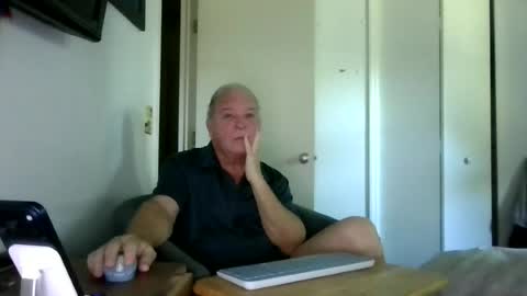 mackdocc001 online show from June 15, 2026, 1:35 pm