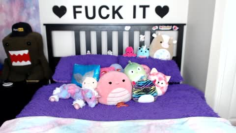 Mackenzie Wolfe online show from February 7, 2025, 7:40 am