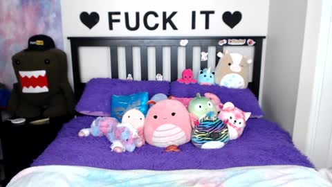 Mackenzie Wolfe online show from February 18, 2025, 8:05 am