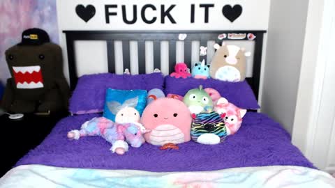 Mackenzie Wolfe online show from February 20, 2025, 8:17 am