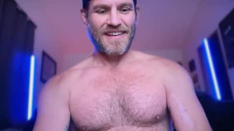 Snapshot of mackincaliallday chatting on October 16, 2025, 3:40 am MackinCaliAllDay online show from October 16, 2025, 3:40 am