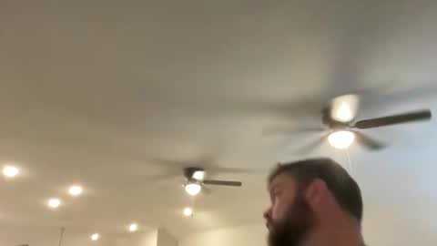 Snapshot of macrackin33 chatting on November 18, 2025, 12:38 am macrackin33 online show from November 18, 2025, 12:38 am