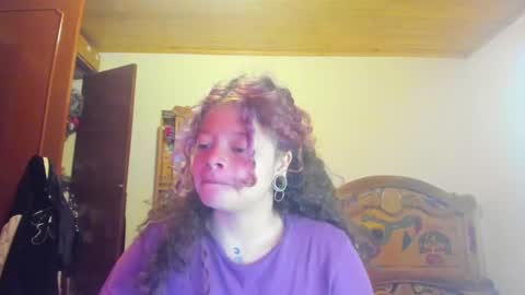 Snapshot of madam_sativa chatting on February 7, 2025, 3:52 pm di online show from February 7, 2025, 3:52 pm