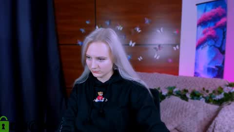 Snapshot of madam_ulis chatting on December 19, 2024, 2:57 pm Ulis online show from December 19, 2024, 2:57 pm