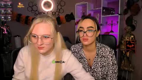 Snapshot of madam_ulis chatting on November 4, 2025, 11:20 am Ulis online show from November 4, 2025, 11:20 am